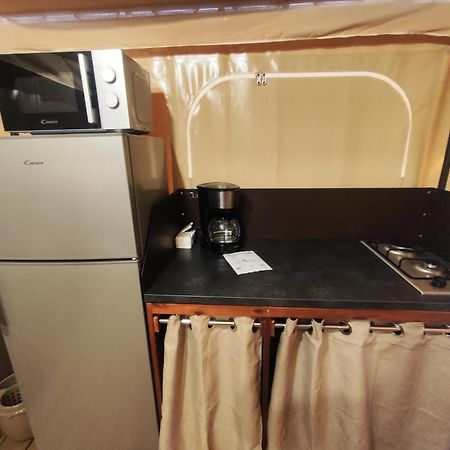 Camping Porte Des Alpilles By M.A Destination Glamping Сент-Этьен-дю-Грес Экстерьер фото