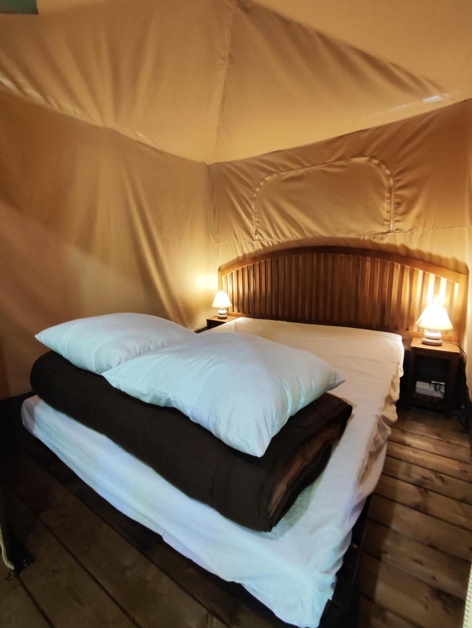Camping Porte Des Alpilles By M.A Destination Glamping Сент-Этьен-дю-Грес Экстерьер фото