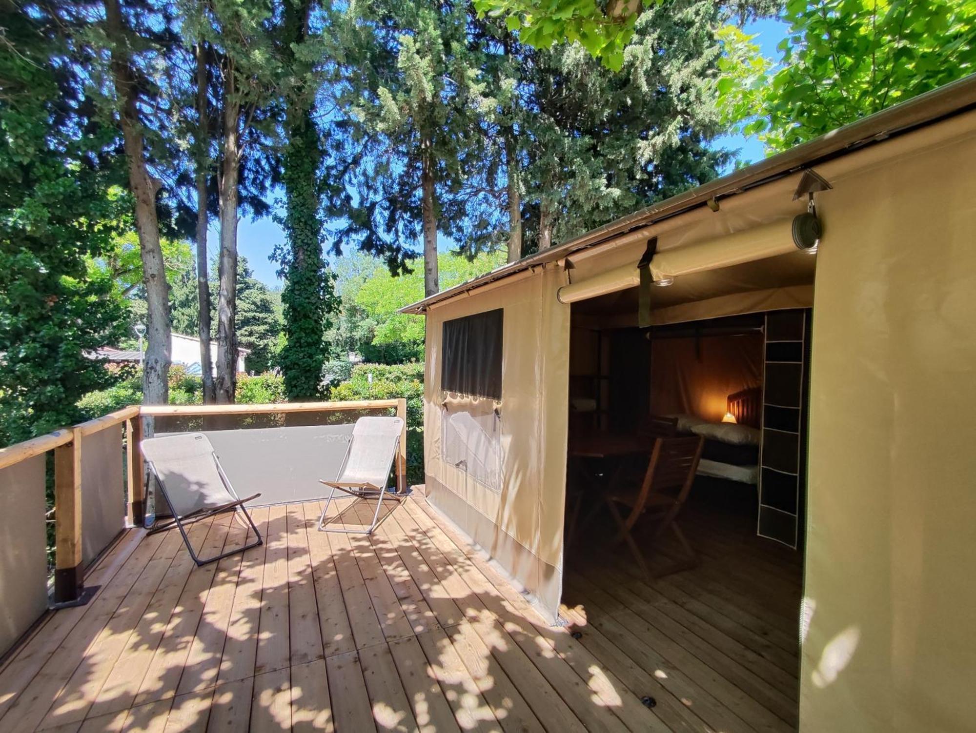 Camping Porte Des Alpilles By M.A Destination Glamping Сент-Этьен-дю-Грес Экстерьер фото