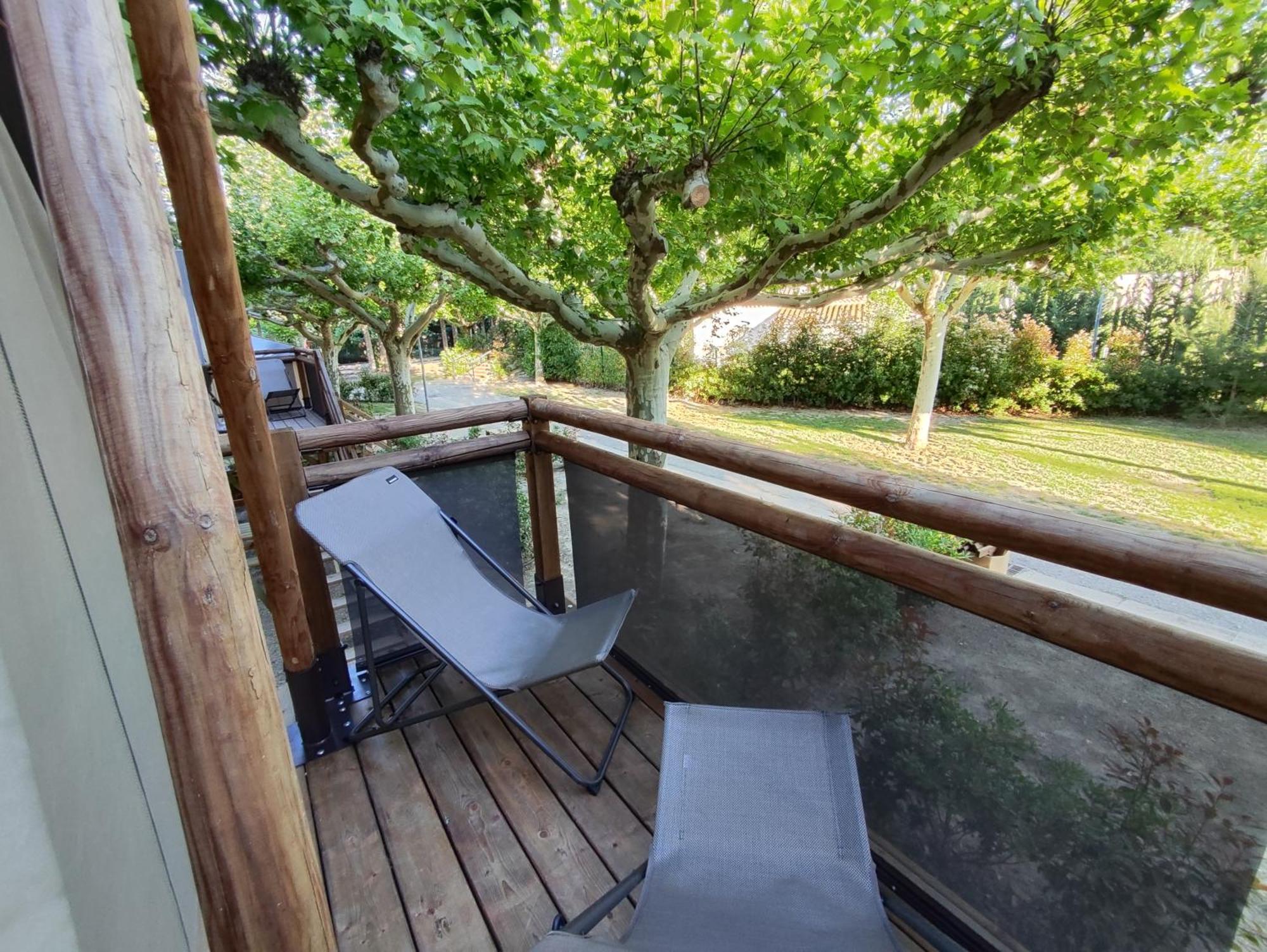 Camping Porte Des Alpilles By M.A Destination Glamping Сент-Этьен-дю-Грес Экстерьер фото