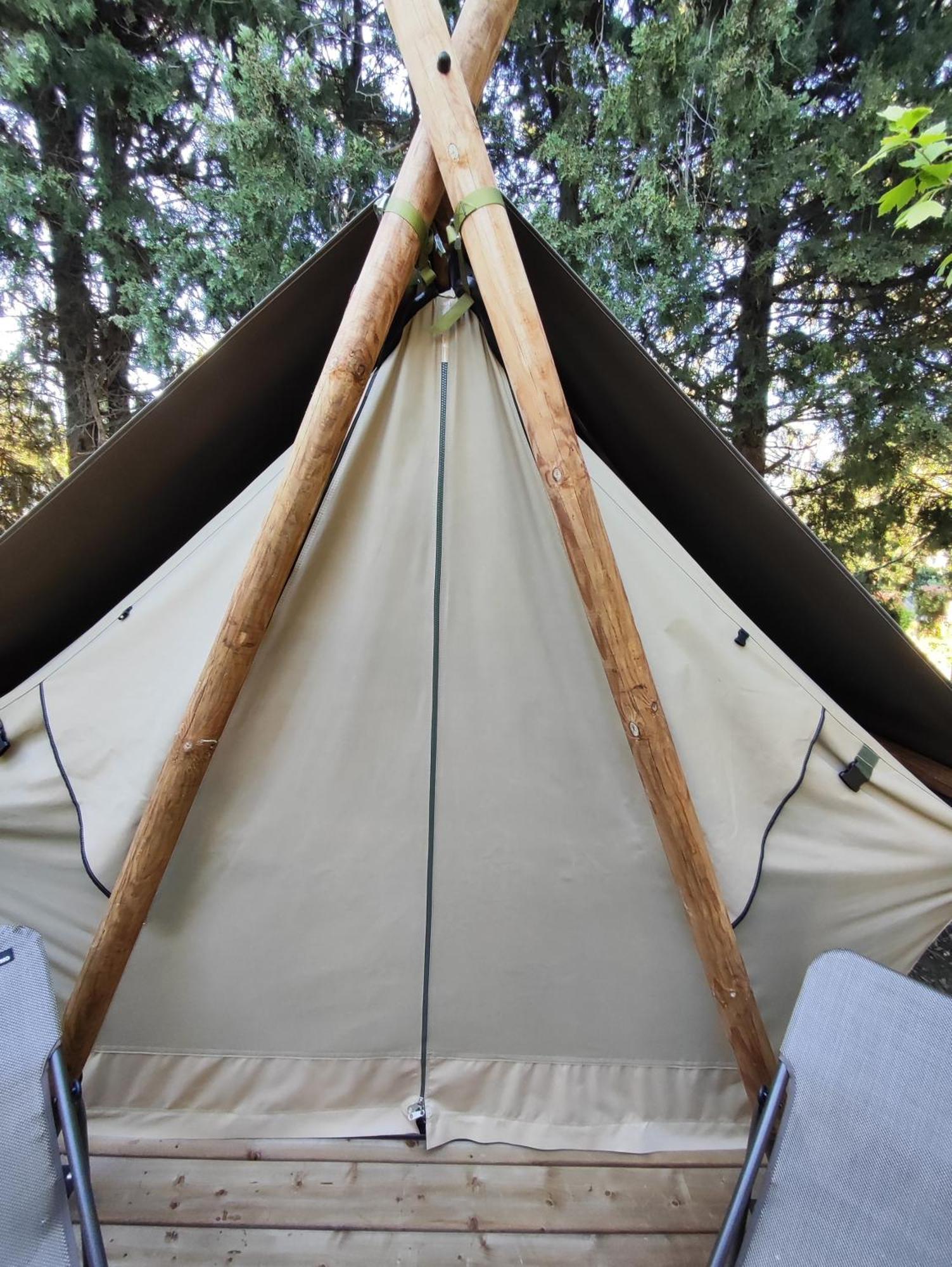 Camping Porte Des Alpilles By M.A Destination Glamping Сент-Этьен-дю-Грес Экстерьер фото