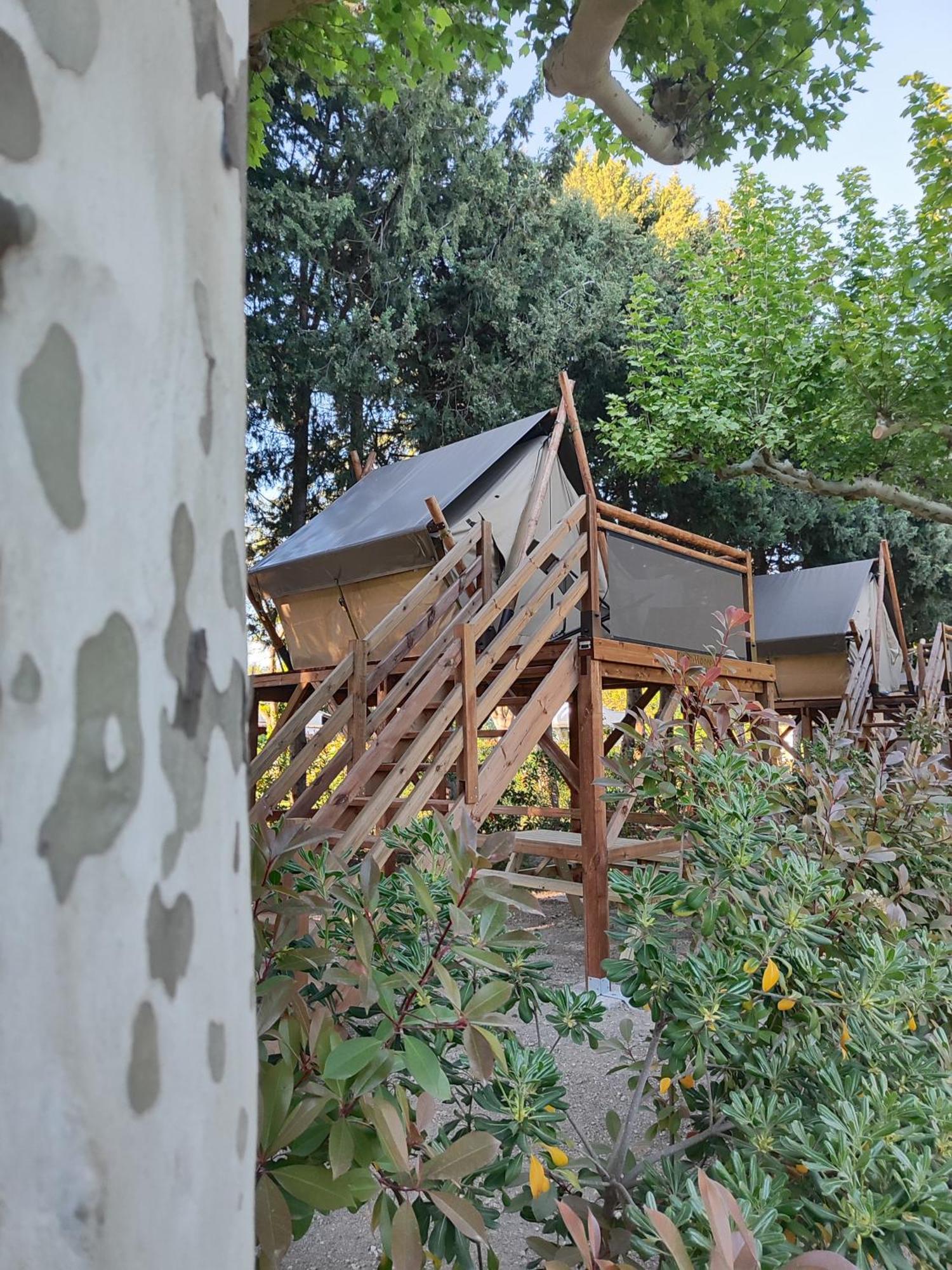 Camping Porte Des Alpilles By M.A Destination Glamping Сент-Этьен-дю-Грес Экстерьер фото