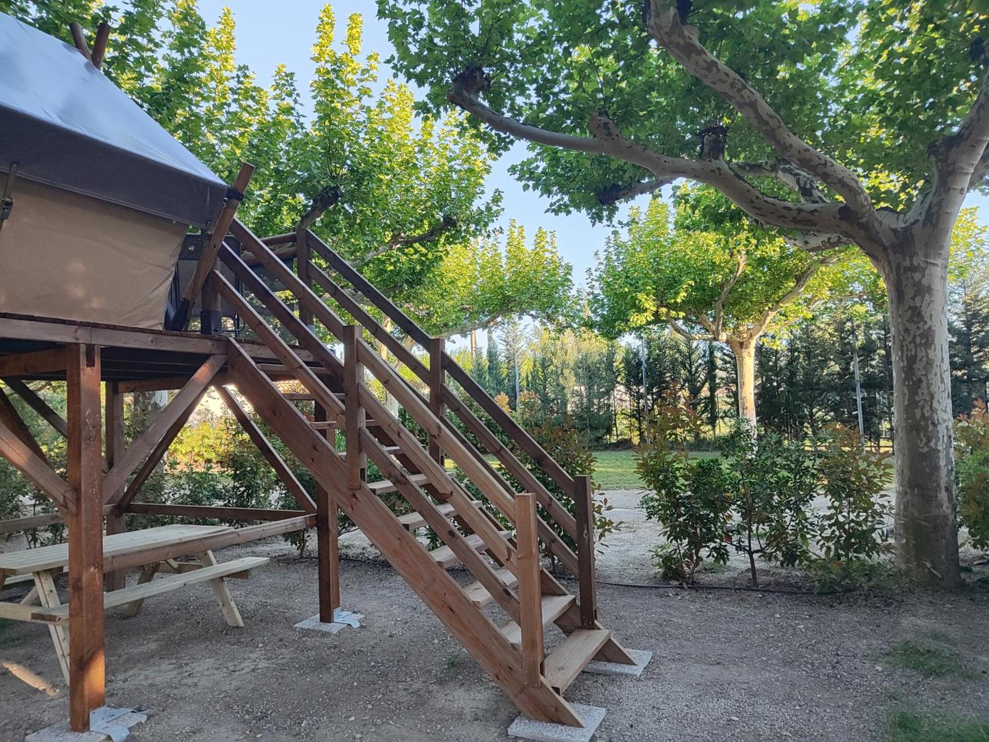Camping Porte Des Alpilles By M.A Destination Glamping Сент-Этьен-дю-Грес Экстерьер фото
