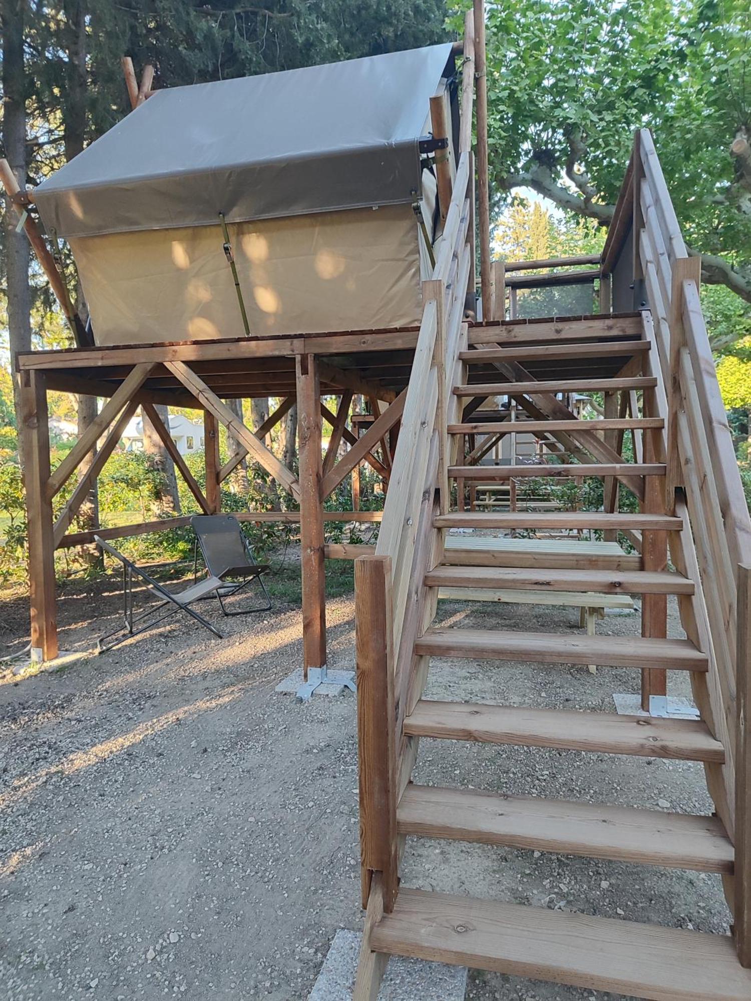 Camping Porte Des Alpilles By M.A Destination Glamping Сент-Этьен-дю-Грес Экстерьер фото